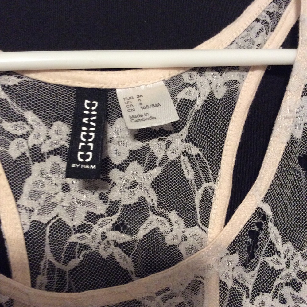 Lace & solid tank tops - Picture 2 of 11